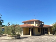 casa indipendente in vendita a San Gemini