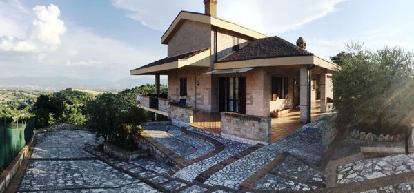 casa indipendente in vendita a San Gemini