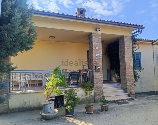 casa indipendente in vendita a San Gemini