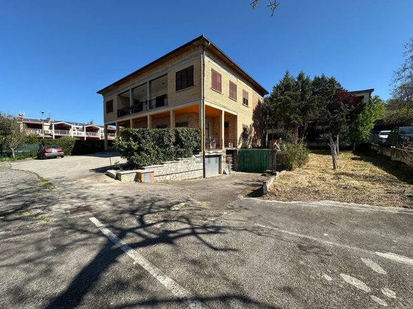 locale commerciale in vendita a San Gemini in zona Acquavogliera