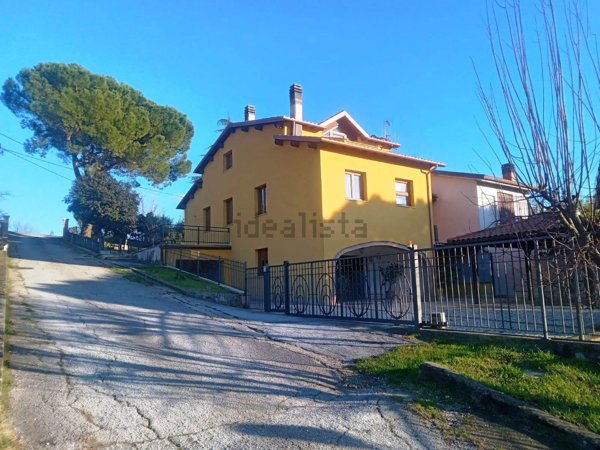 casa indipendente in vendita a San Gemini