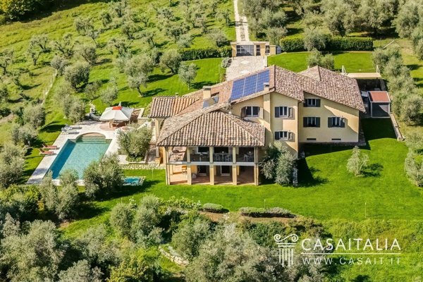 casa indipendente in vendita a San Gemini