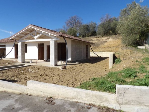 casa indipendente in vendita a San Gemini