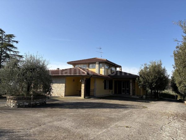 casa indipendente in vendita a San Gemini