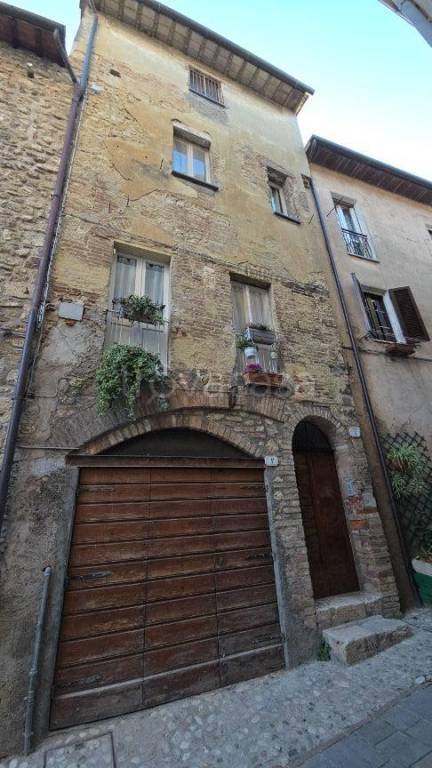 casa indipendente in vendita a San Gemini