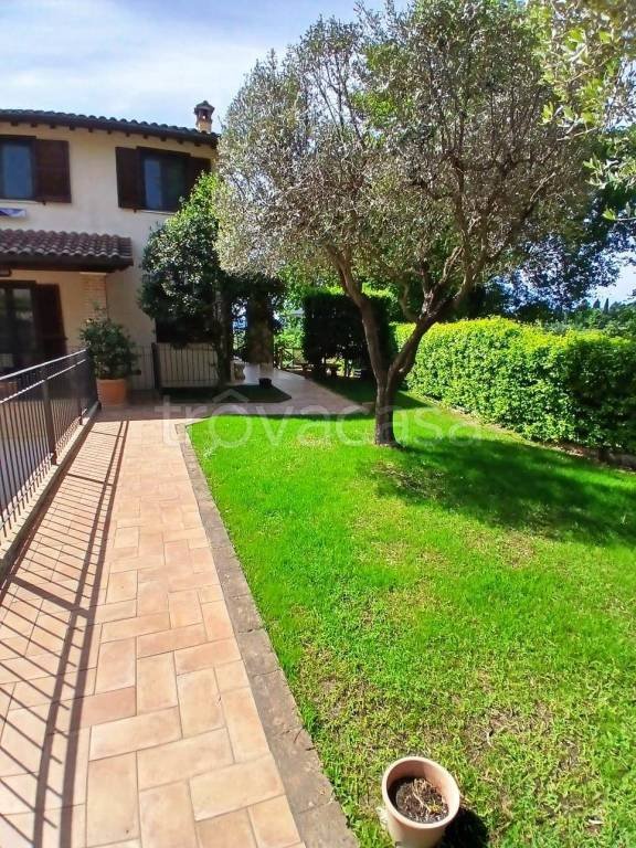 casa indipendente in vendita a San Gemini in zona Acquavogliera