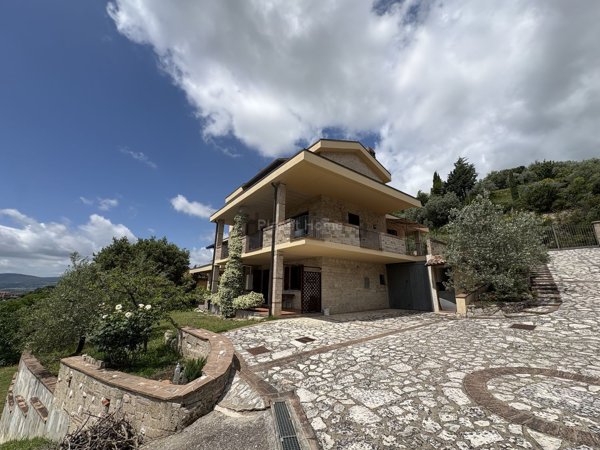 casa indipendente in vendita a San Gemini