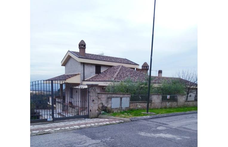 casa indipendente in vendita a San Gemini in zona Acquavogliera