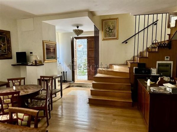 intera palazzina in vendita a San Gemini