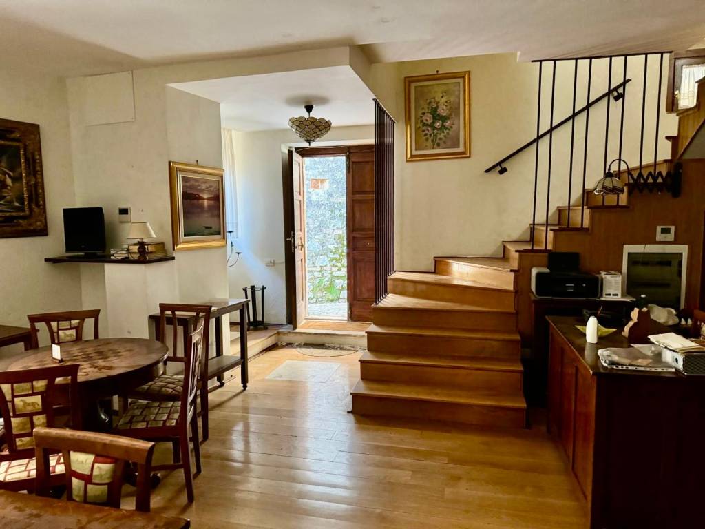 intera palazzina in vendita a San Gemini