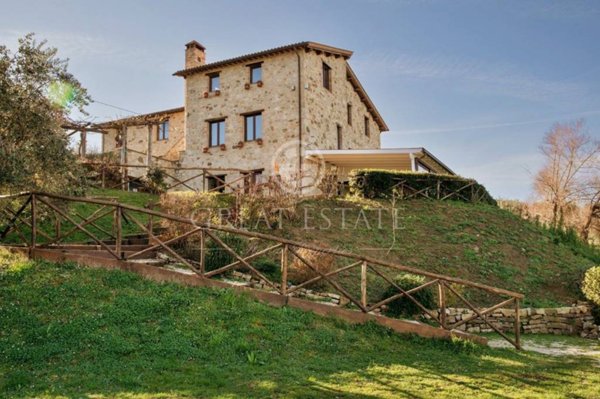 casa indipendente in vendita a San Venanzo