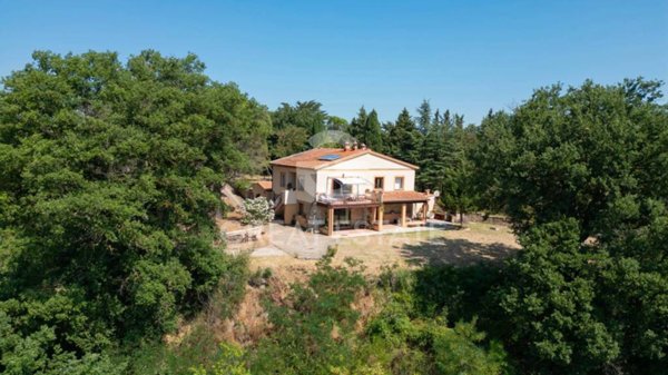 casa indipendente in vendita a San Venanzo