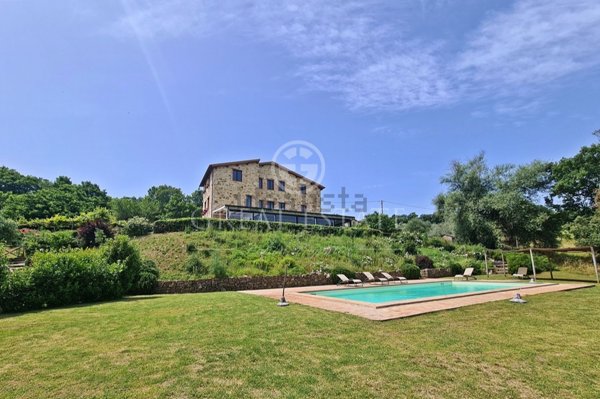 casa indipendente in vendita a San Venanzo