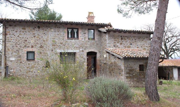 casa indipendente in vendita a San Venanzo