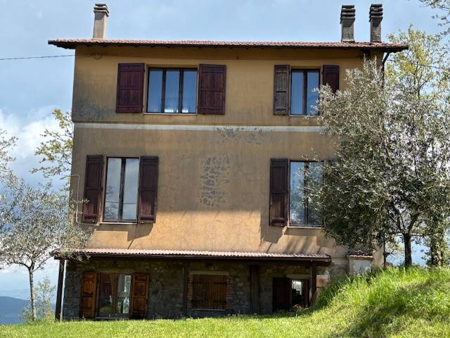 casa indipendente in vendita a San Venanzo