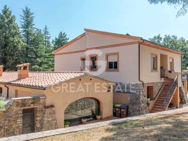 casa indipendente in vendita a San Venanzo