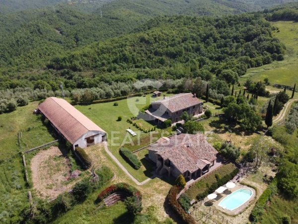 casa indipendente in vendita a San Venanzo