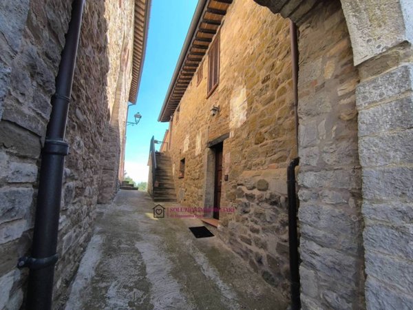 casa indipendente in vendita a San Venanzo