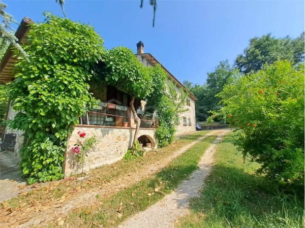 casa indipendente in vendita a San Venanzo
