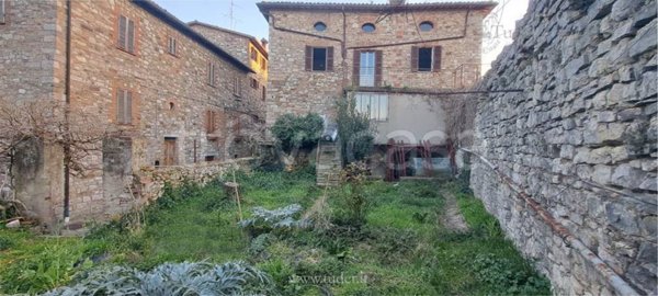 casa indipendente in vendita a San Venanzo