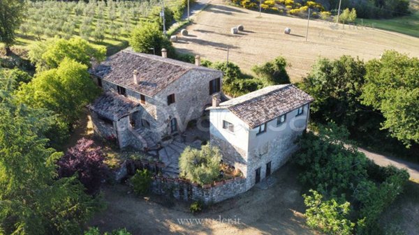 casa indipendente in vendita a San Venanzo
