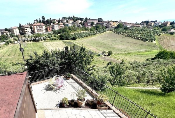 casa indipendente in vendita a San Venanzo