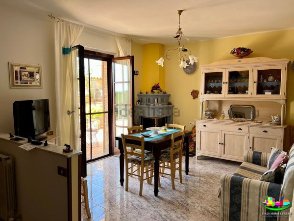 casa indipendente in vendita a San Venanzo