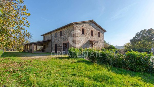 casa indipendente in vendita a San Venanzo
