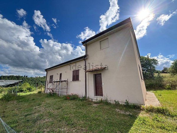 casa indipendente in vendita a San Venanzo in zona Collelungo