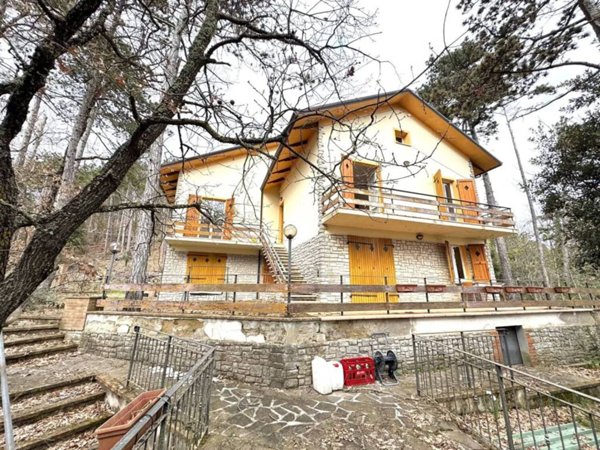 casa indipendente in vendita a San Venanzo