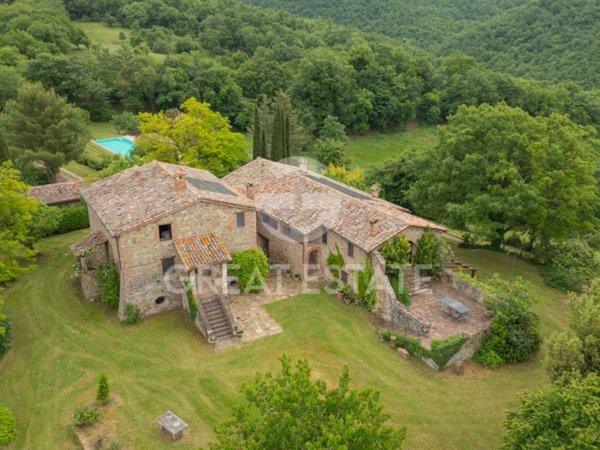 casa indipendente in vendita a San Venanzo