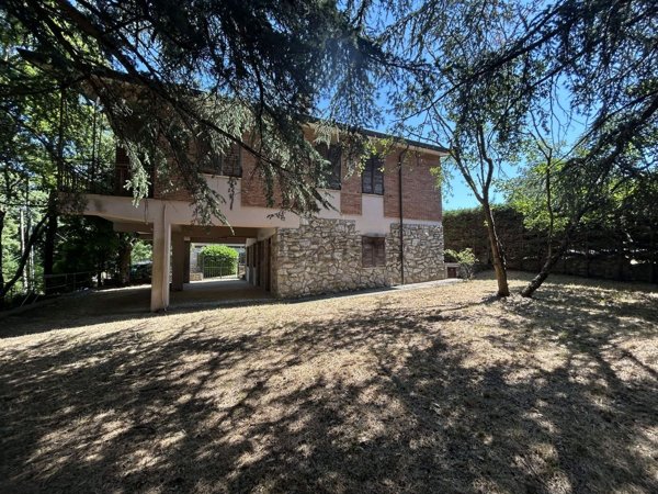 casa indipendente in vendita a San Venanzo