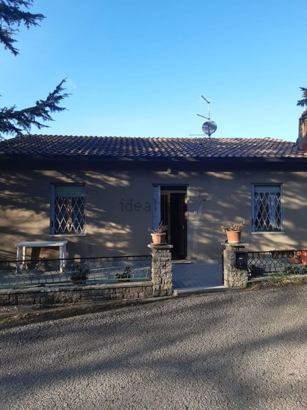 casa indipendente in vendita a San Venanzo
