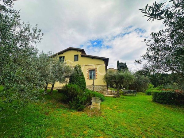 casa indipendente in vendita a San Venanzo