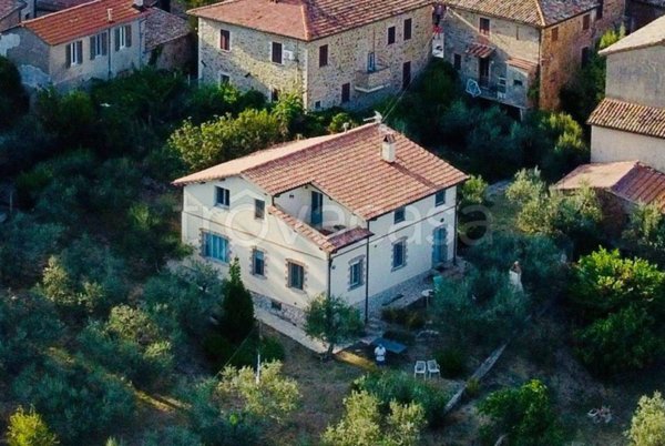 casa indipendente in vendita a San Venanzo