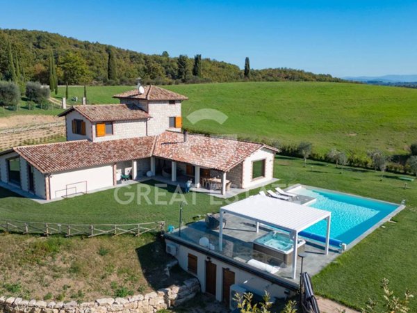 casa indipendente in vendita a San Venanzo