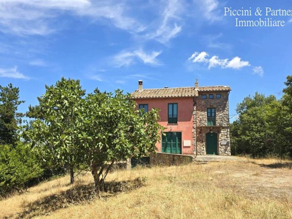 casa indipendente in vendita a San Venanzo
