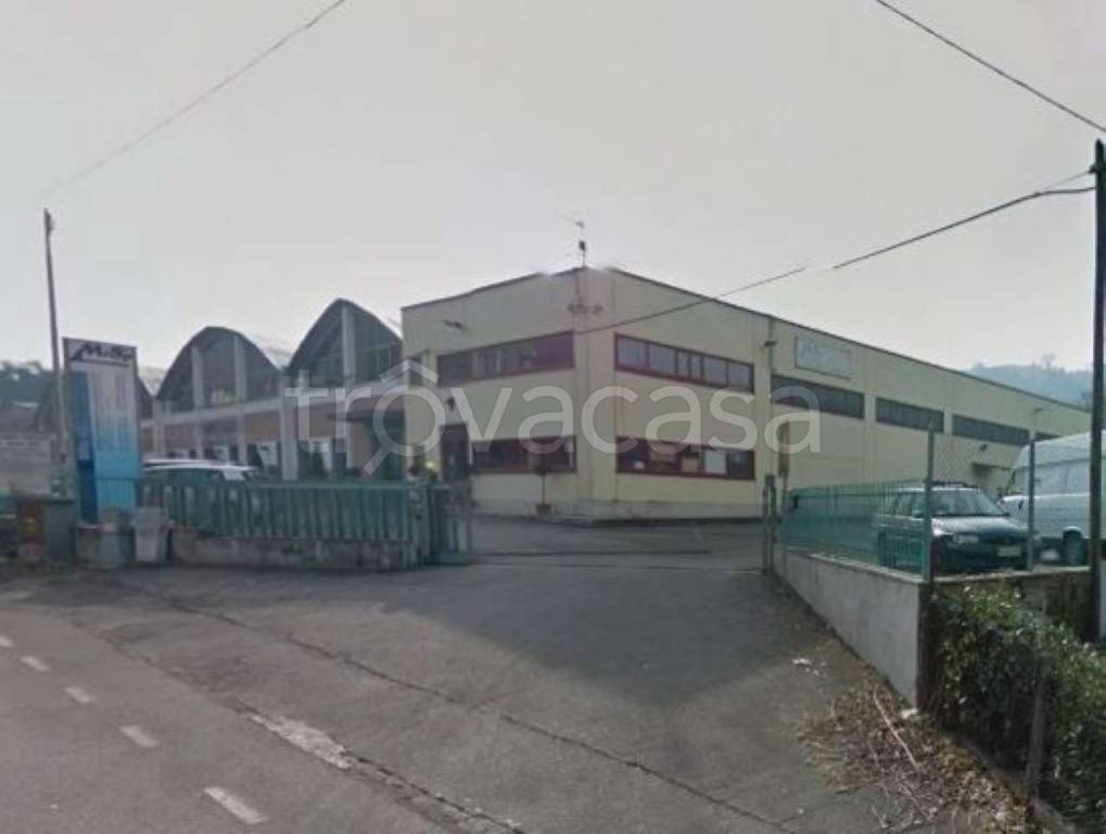 locale commerciale in vendita a Stroncone
