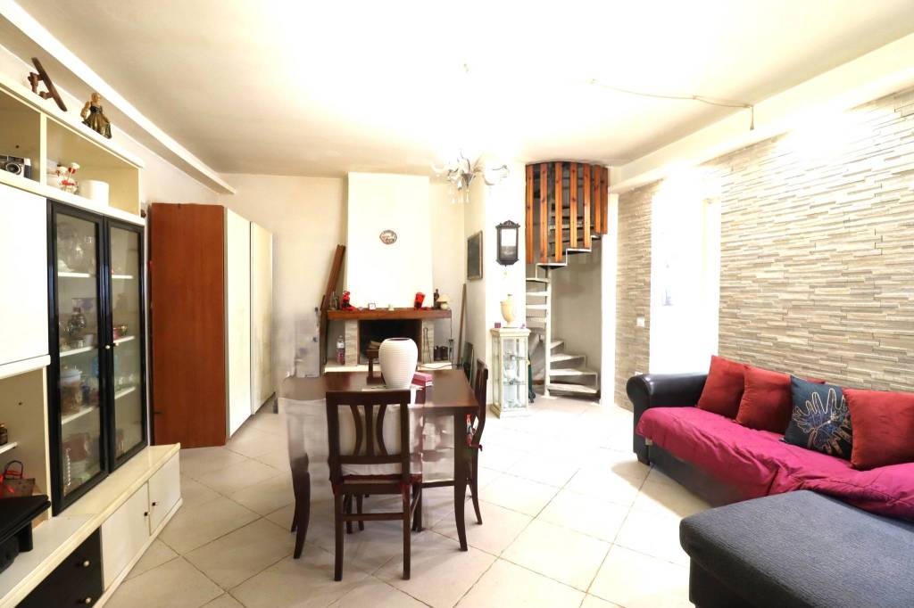 casa indipendente in vendita a Stroncone in zona Finocchieto