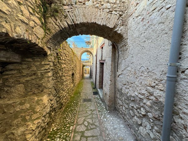 negozio in vendita a Stroncone