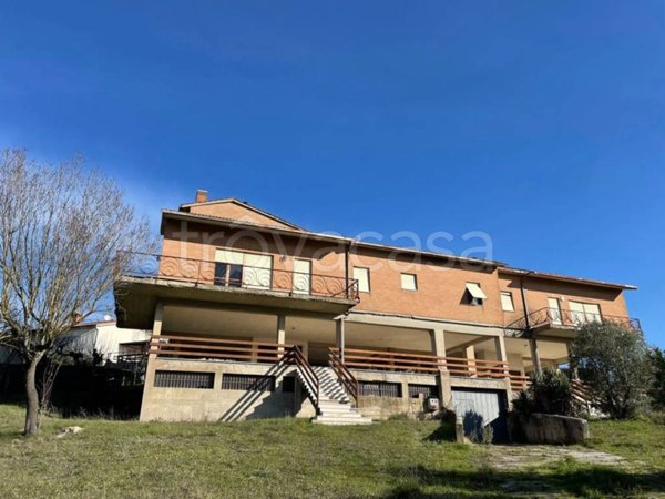 casa indipendente in vendita a Stroncone