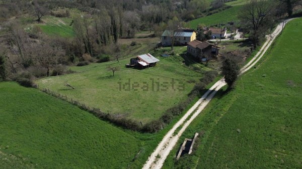 casa indipendente in vendita a Stroncone in zona Vasciano