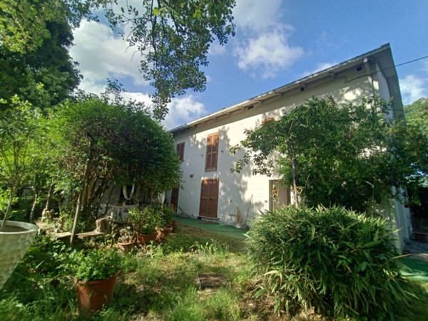 casa indipendente in vendita a Stroncone