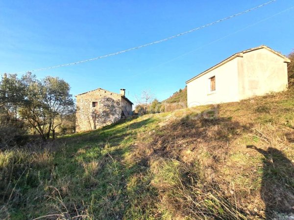 casa indipendente in vendita a Stroncone