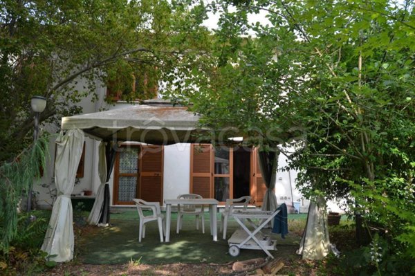 casa indipendente in vendita a Stroncone