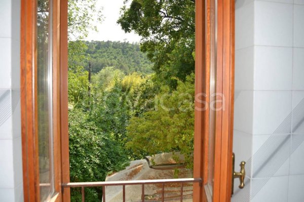 casa indipendente in vendita a Stroncone