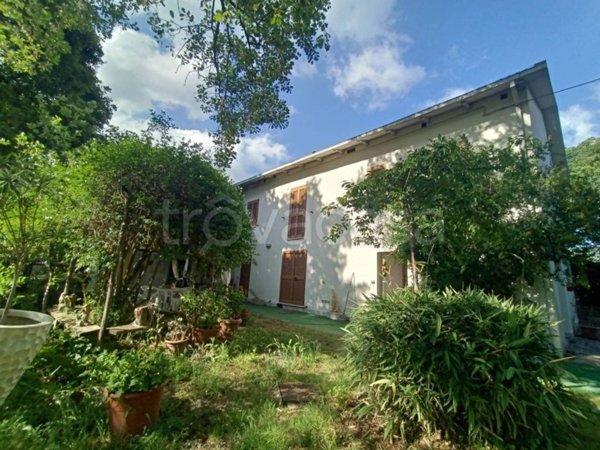casa indipendente in vendita a Stroncone