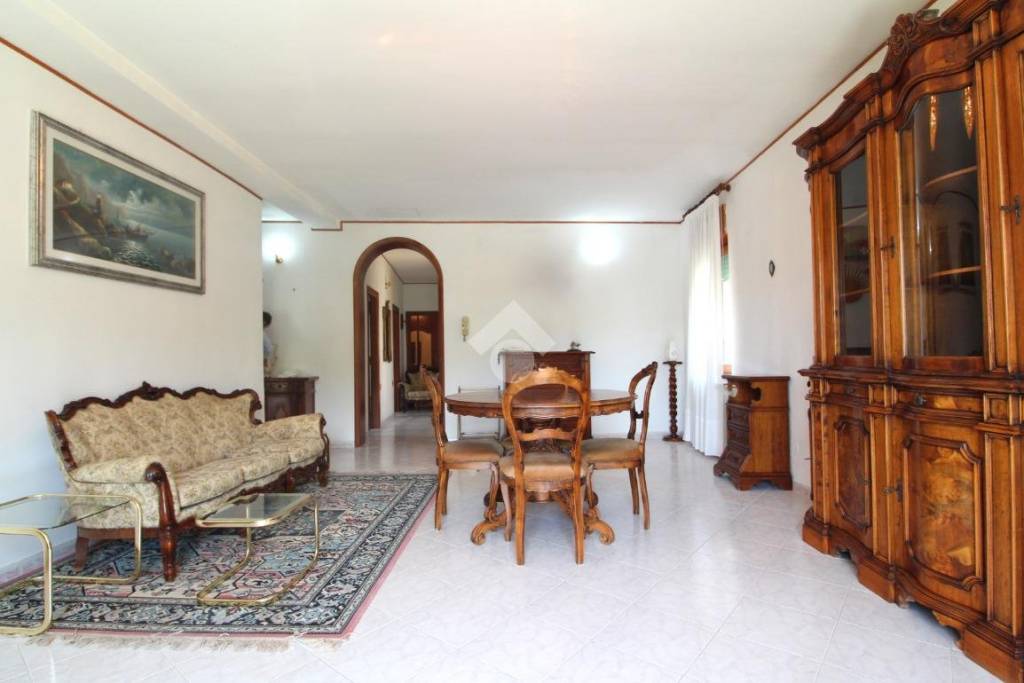 casa indipendente in vendita a Stroncone