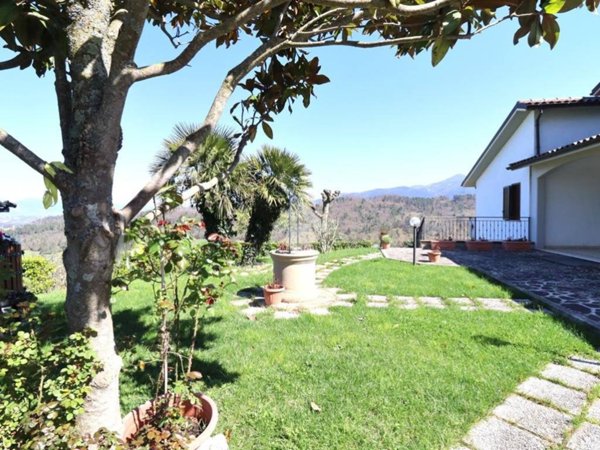 casa indipendente in vendita a Stroncone in zona Vasciano