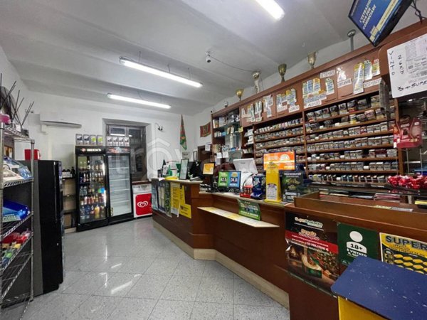 negozio in vendita a Stroncone